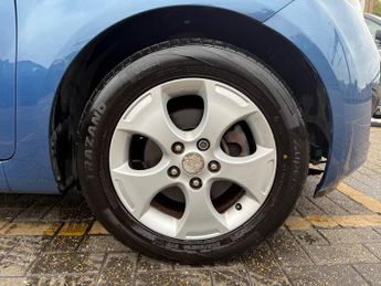 Kia Venga 1.6 2 MPV 5dr Petrol Auto Euro 5 (123 bhp)
