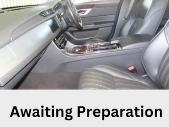 Jaguar XF 2.0d Portfolio Saloon 4dr Diesel Auto AWD Euro 6 (s/s) (180 ps)