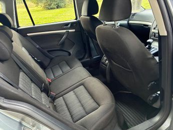 Skoda Octavia 2.0 TDI Elegance Estate 5dr Diesel DSG Euro 5 (140 ps)