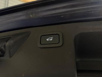 Land Rover Discovery Sport 2.0 TD4 HSE Luxury SUV 5dr Diesel Auto 4WD Euro 6 (s/s) (180 ps)