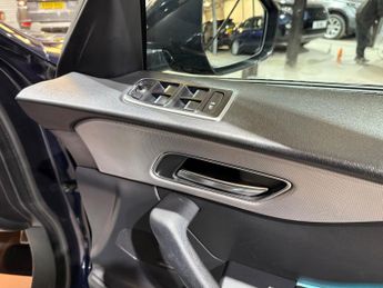 Jaguar F-Pace 2.0 D180 R-Sport SUV 5dr Diesel Auto AWD Euro 6 (s/s) (180 ps)