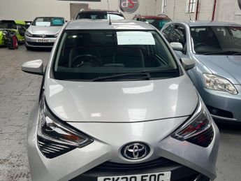 Toyota AYGO 1.0 VVT-i x-play Hatchback 5dr Petrol Manual Euro 6 (71 ps)