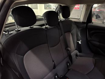 Mini Hatch 1.5 Cooper Hatchback 5dr Petrol Auto Euro 6 (s/s) (136 ps)