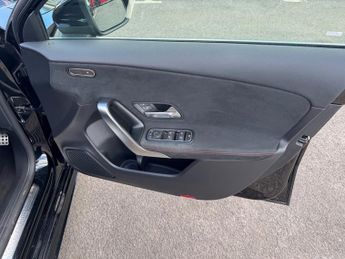 Mercedes-Benz A Class 1.3 A180 AMG Line (Executive) Hatchback 5dr Petrol 7G-DCT Euro 6