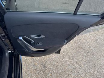 Mercedes-Benz A Class 1.3 A180 AMG Line (Executive) Hatchback 5dr Petrol 7G-DCT Euro 6