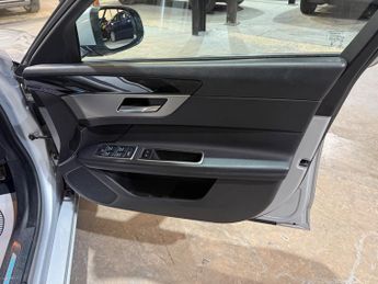 Jaguar XF 2.0d Prestige Sportbrake 5dr Diesel Auto Euro 6 (s/s) (163 ps)