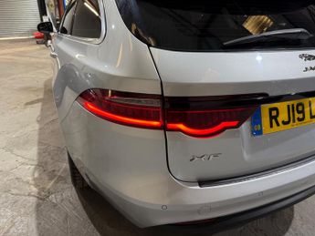 Jaguar XF 2.0d Prestige Sportbrake 5dr Diesel Auto Euro 6 (s/s) (163 ps)