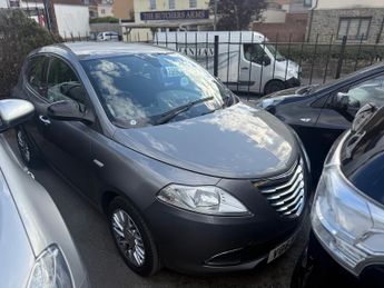 Chrysler Ypsilon 1.2 SE Hatchback 5dr Petrol Manual Euro 5 (s/s) (69 bhp)
