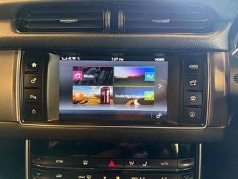 Jaguar XF 2.0d R-Sport Saloon 4dr Diesel Auto Euro 6 (s/s) (180 ps)