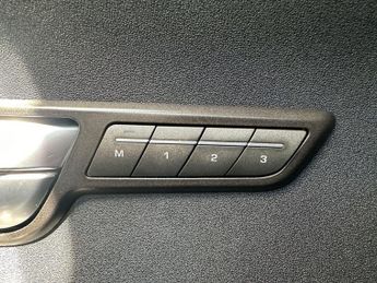 Land Rover Range Rover Evoque 2.2 SD4 Pure Tech SUV 5dr Diesel Auto 4WD Euro 5 (s/s) (190 ps)