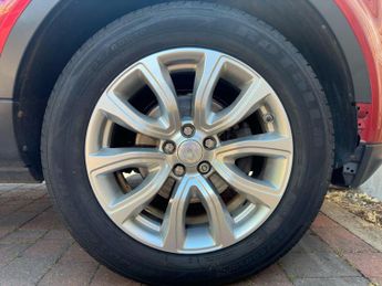 Land Rover Range Rover Evoque 2.2 SD4 Pure Tech SUV 5dr Diesel Auto 4WD Euro 5 (s/s) (190 ps)