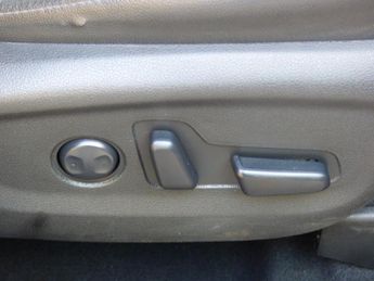 Hyundai Tucson 2.0 CRDi Premium SUV 5dr Diesel Auto 4WD Euro 6 (136 ps)