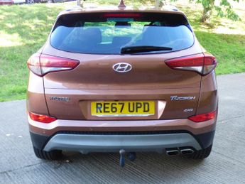 Hyundai Tucson 2.0 CRDi Premium SUV 5dr Diesel Auto 4WD Euro 6 (136 ps)