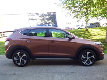 Hyundai Tucson 2.0 CRDi Premium SUV 5dr Diesel Auto 4WD Euro 6 (136 ps)