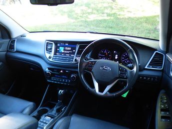 Hyundai Tucson 2.0 CRDi Premium SUV 5dr Diesel Auto 4WD Euro 6 (136 ps)