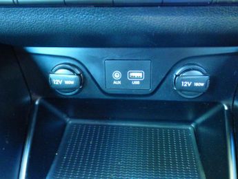 Hyundai Tucson 2.0 CRDi Premium SUV 5dr Diesel Auto 4WD Euro 6 (136 ps)