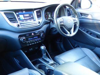 Hyundai Tucson 2.0 CRDi Premium SUV 5dr Diesel Auto 4WD Euro 6 (136 ps)