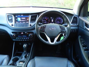 Hyundai Tucson 2.0 CRDi Premium SUV 5dr Diesel Auto 4WD Euro 6 (136 ps)