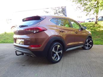 Hyundai Tucson 2.0 CRDi Premium SUV 5dr Diesel Auto 4WD Euro 6 (136 ps)