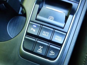 Hyundai Tucson 2.0 CRDi Premium SUV 5dr Diesel Auto 4WD Euro 6 (136 ps)