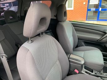 Toyota RAV4 2.0 VVT-i XT3 SUV 3dr Petrol Automatic 4WD RARE AUTO TOYOTA SERV