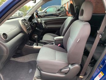 Toyota RAV4 2.0 VVT-i XT3 SUV 3dr Petrol Automatic 4WD RARE AUTO TOYOTA SERV