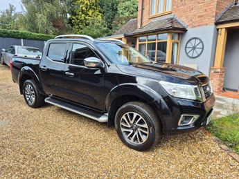 Nissan Navara 2.3 dCi Tekna Pickup Double Cab 4dr Diesel Auto 4WD Euro 6 (190 