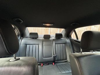 Mercedes-Benz E Class 2.0 E250 SE Saloon 4dr Petrol G-Tronic+ Euro 6 (s/s) (211 ps)