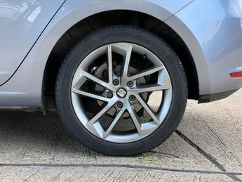 SEAT Leon 1.6 TDI SE Dynamic Technology Hatchback 5dr Diesel DSG Euro 6 (s