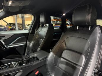 Jaguar F-Pace 2.0 D180 R-Sport SUV 5dr Diesel Auto AWD Euro 6 (s/s) (180 ps)