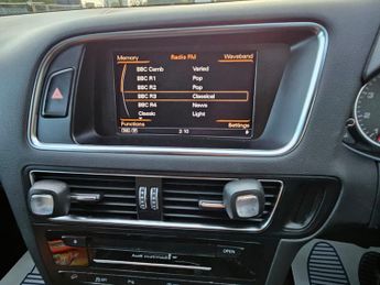 Audi Q5 2.0L TFSI QUATTRO-AUTOMATIC-ULEZ/CAZ PASS-FREE 15MONTHS GOLD WAR