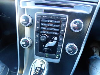 Volvo XC60 2.0 D4 R-Design Lux Nav SUV 5dr Diesel Geartronic Euro 6 (s/s) (