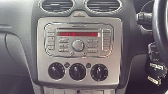 Ford Focus 1.6 Style Hatchback 5dr Petrol Automatic (184 g/km, 99 bhp)