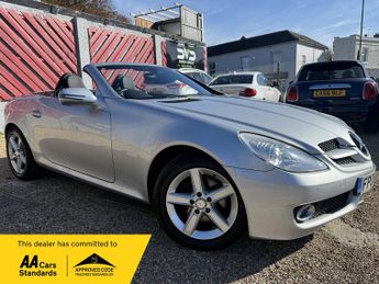 Mercedes SLK 3.0 SLK280 Convertible 2dr Petrol 7G-Tronic (216 g/km, 231 bhp)