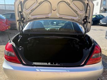 Mercedes-Benz SLK 3.0 SLK280 Convertible 2dr Petrol 7G-Tronic (216 g/km, 231 bhp)