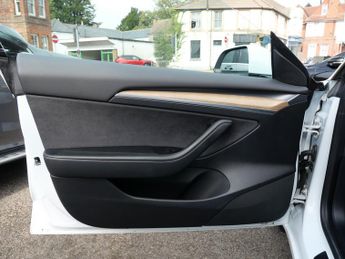 Tesla Model 3 Standard Range Plus Electric Auto RWD (241 bhp) 4dr, 