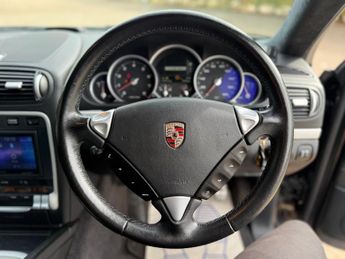 Porsche Cayenne 4.8 Turbo SUV 5dr Petrol Tiptronic S AWD (358 g/km, 500 bhp)