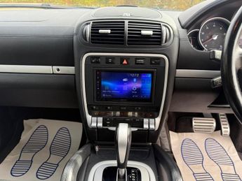 Porsche Cayenne 4.8 Turbo SUV 5dr Petrol Tiptronic S AWD (358 g/km, 500 bhp)