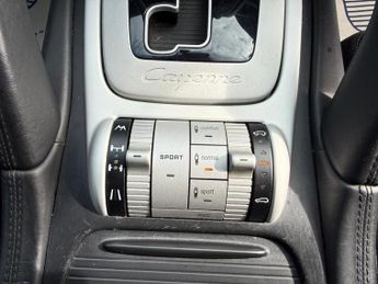 Porsche Cayenne 4.8 Turbo SUV 5dr Petrol Tiptronic S AWD (358 g/km, 500 bhp)