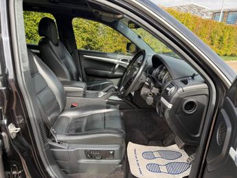 Porsche Cayenne 4.8 Turbo SUV 5dr Petrol Tiptronic S AWD (358 g/km, 500 bhp)