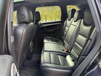 Porsche Cayenne 4.8 Turbo SUV 5dr Petrol Tiptronic S AWD (358 g/km, 500 bhp)