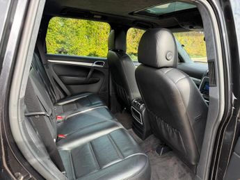 Porsche Cayenne 4.8 Turbo SUV 5dr Petrol Tiptronic S AWD (358 g/km, 500 bhp)