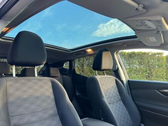 Nissan Qashqai 1.2 DIG-T n-tec+ SUV 5dr Petrol XTRON 2WD Euro 6 (s/s) (115 ps)