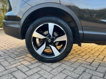 Nissan Qashqai 1.2 DIG-T n-tec+ SUV 5dr Petrol XTRON 2WD Euro 6 (s/s) (115 ps)