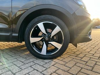 Nissan Qashqai 1.2 DIG-T n-tec+ SUV 5dr Petrol XTRON 2WD Euro 6 (s/s) (115 ps)