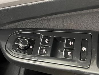 Volkswagen Golf 1.0 eTSI MHEV Life DSG Euro 6 (s/s) 5dr