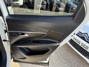 Peugeot 3008 1.6 BlueHDi Allure SUV 5dr Diesel EAT Euro 6 (s/s) (120 ps)