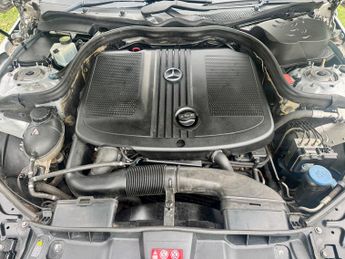 Mercedes-Benz E Class 2.1 E250 CDI BlueEfficiency Avantgarde Edition 125 Saloon 4dr Di