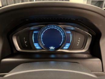 Volvo XC60 2.4 D5 R-Design Lux Nav SUV 5dr Diesel Geartronic AWD Euro 5 (21