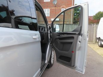 Ford Tourneo Custom 2.0 320 EcoBlue Titanium Minibus 9 SEAT AUTO AIR CON ALLOYS CRUI